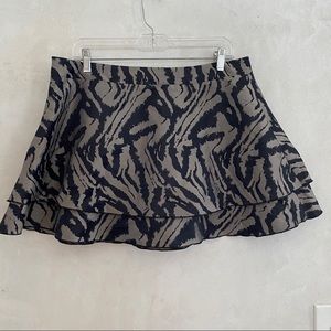 BEBE adorable large zebra print layered ruffled mini skirt